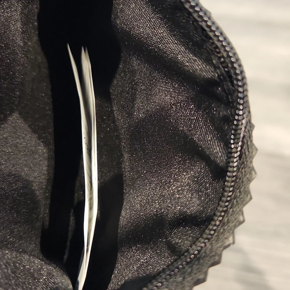 NWOT Nike Women's Wristlet 5 1/4" x 4 1/4" - Picture 6 of 9